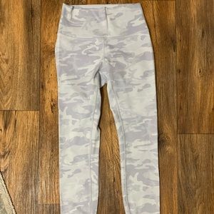 Lululemon Wunder Under High-Rise tight leggings